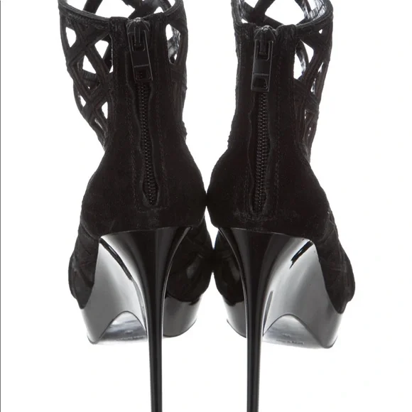 Authentic Burberry pumps - Picture 3 of 5